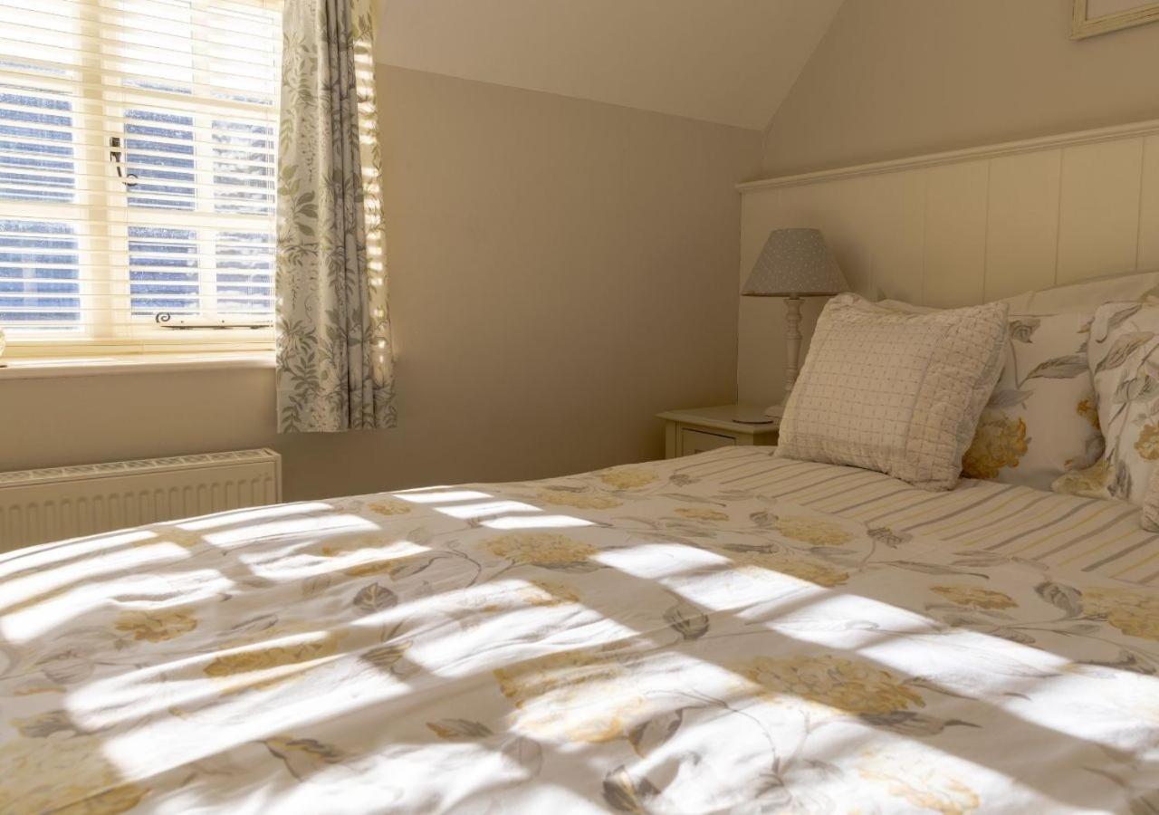 Jasmine Cottage - 2 Bedroom In Heart Of Bourton! Exterior foto