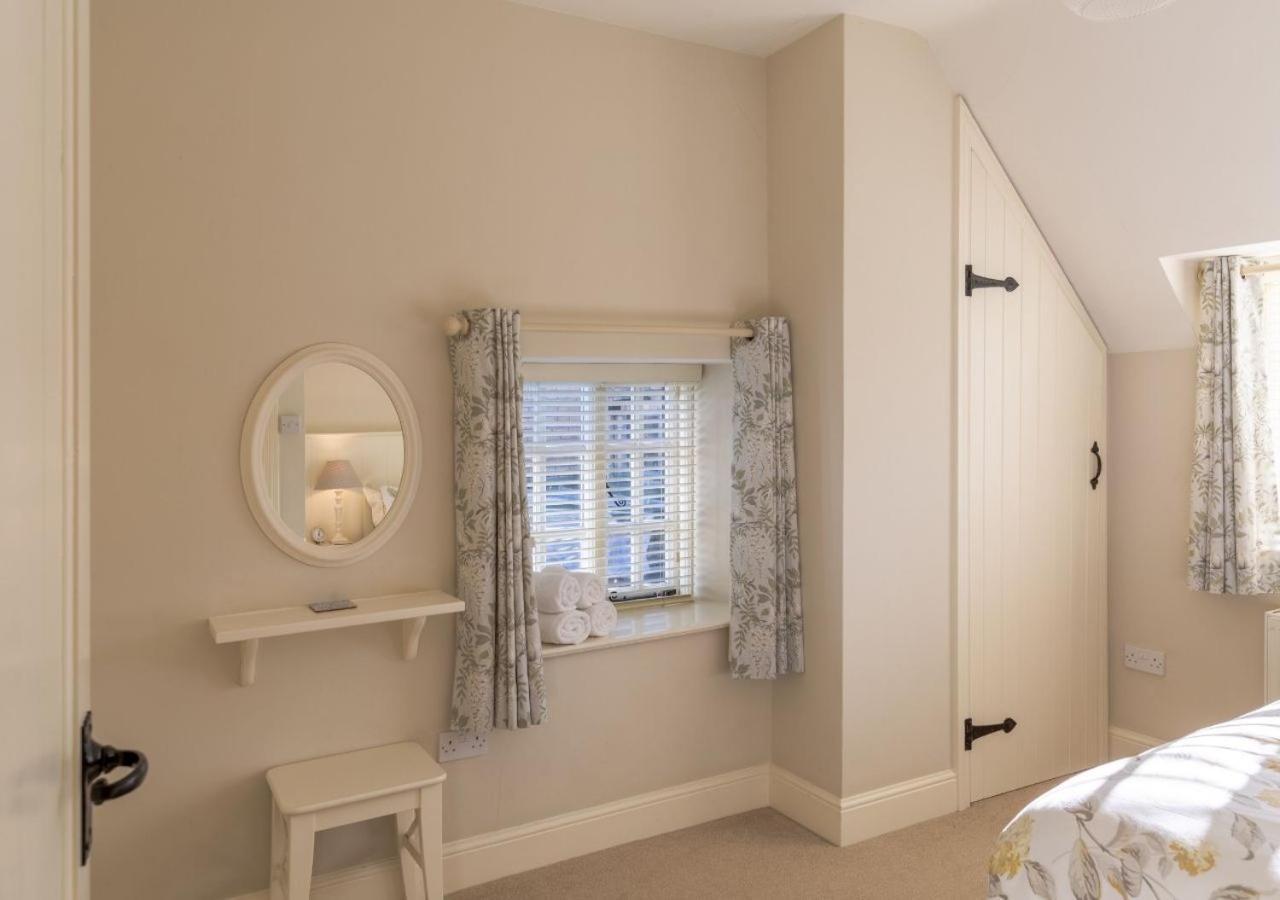 Jasmine Cottage - 2 Bedroom In Heart Of Bourton! Exterior foto